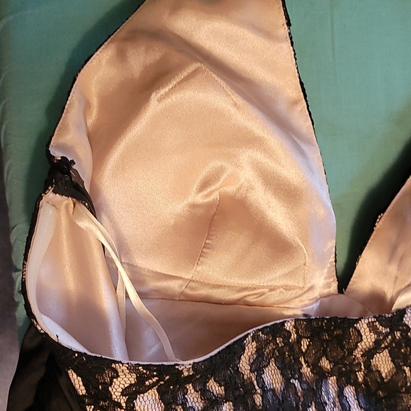 Beautiful Cocktail dress - Picture 4 of 9